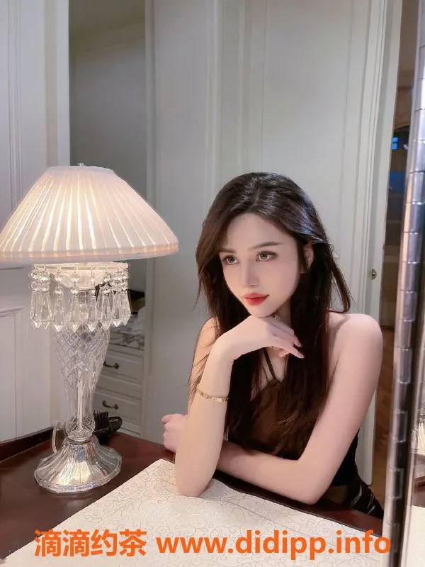 上海楼凤-徐汇久觅，173身高，超值1300起