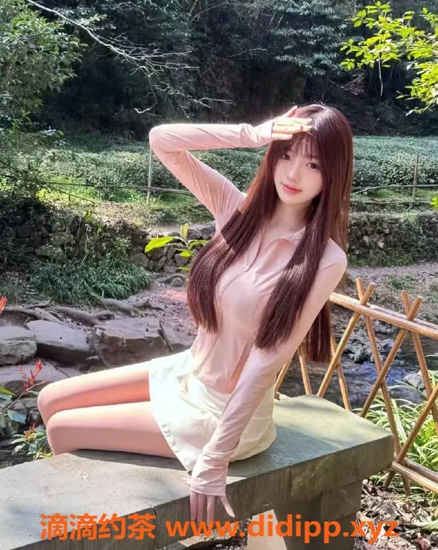 上海楼凤-普陀苏菲，175cm大胸美女，2000起价