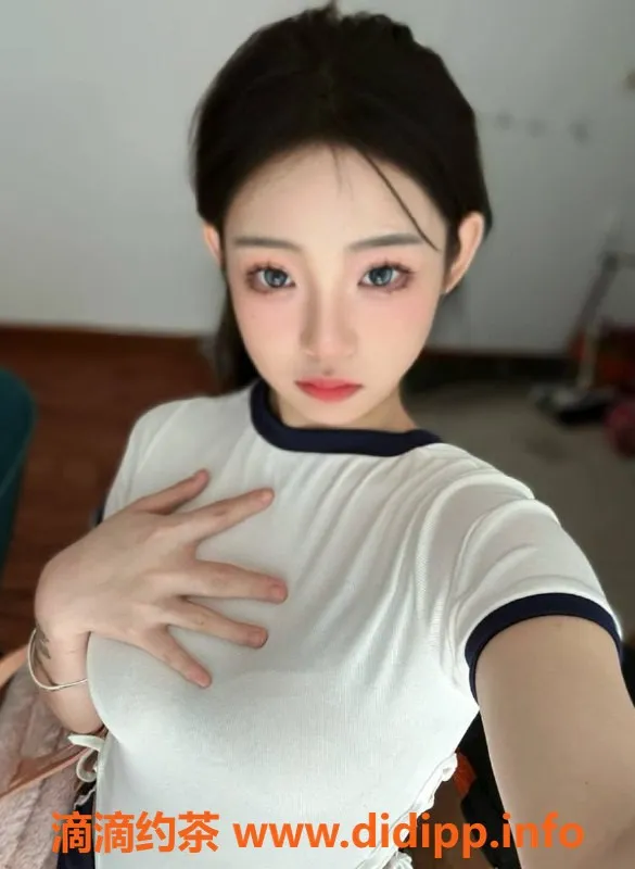 上海楼凤-普陀18岁白虎模特圆圆，长腿大胸诱惑来袭