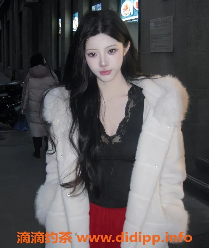 上海楼凤-浦东尤拉，大四舞蹈生，长腿D罩杯