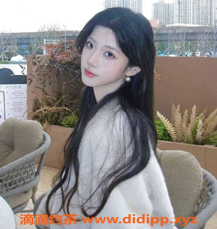 上海楼凤-浦东尤拉，大四舞蹈生，长腿D罩杯