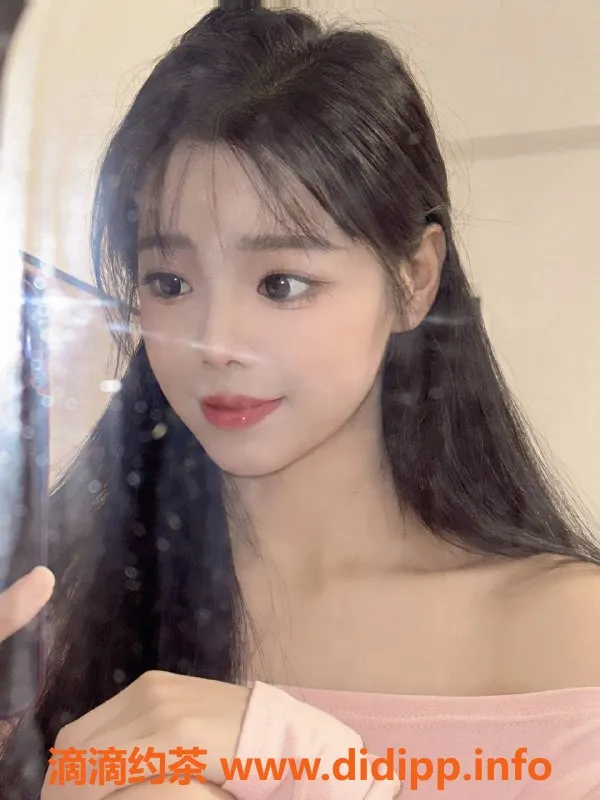 长沙楼凤-雨花区玲玲：162cm、20岁、B罩杯，600元起服务