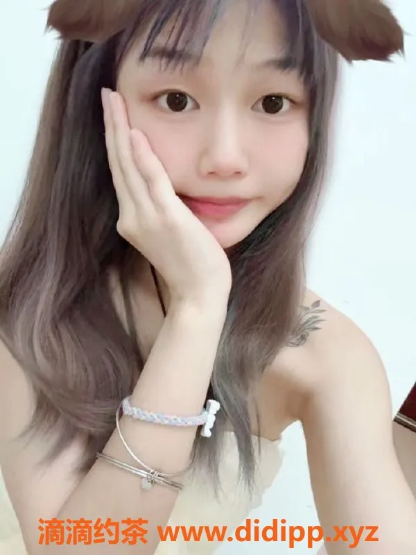 成都楼凤-成都喵喵15岁排骨精，600元60分钟服务体验