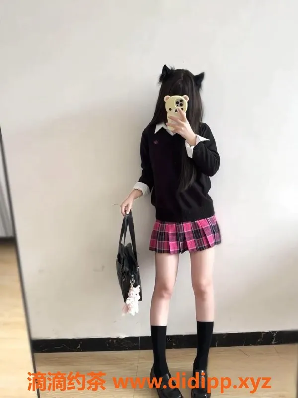 成都楼凤-成都欣涵16岁嫩妹，身高170，陪洗口做服务