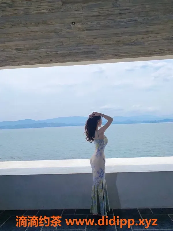 杭州楼凤-拱墅御姐盐盐，颜值巨乳美女等你约！