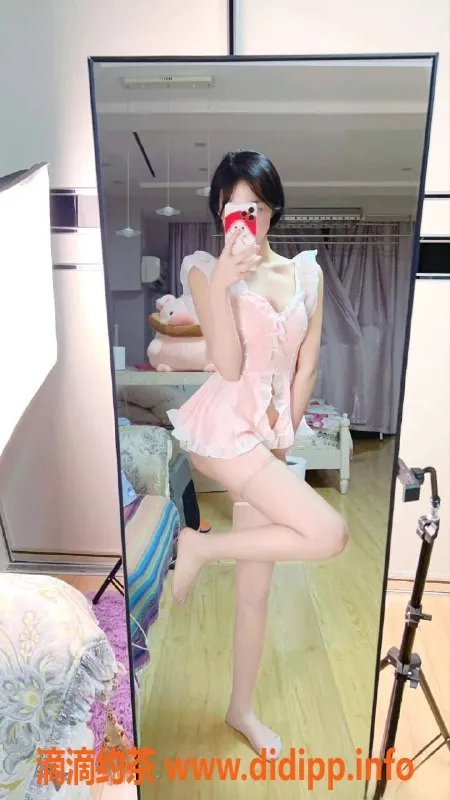 杭州楼凤资源信息,杭州上城区嫩妹乔妹，20岁167cm，千元服务等你体验