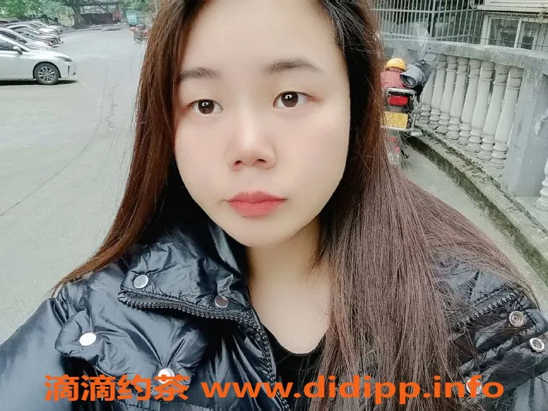 广州楼凤-番禺少妇萱萱，600元视频验证可约