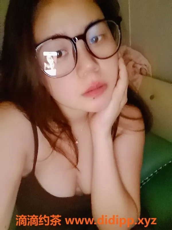 广州楼凤资源信息,番禺少妇萱萱，600元视频验证可约