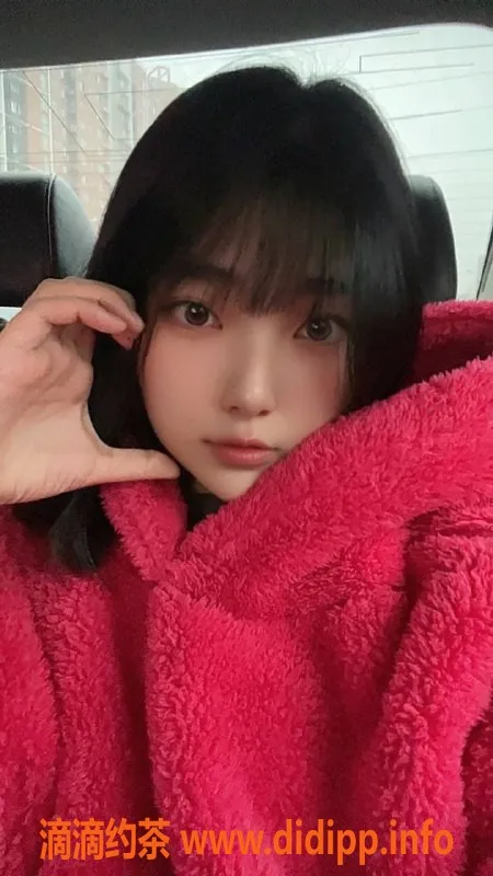 广州楼凤-天河婉沁，气质大学生，课费700元起