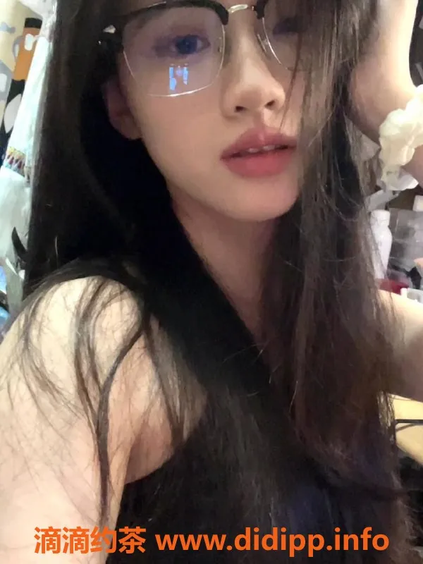 杭州楼凤-杭州19岁玖儿，身高166cm，兼职新星热情服务