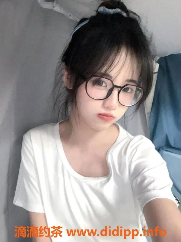 杭州楼凤资源信息,杭州19岁玖儿，身高166cm，兼职新星热情服务