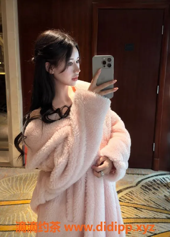 成都上门服务资源信息,成都小何，163身高，90斤，20岁只上门