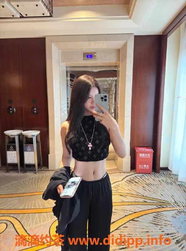 成都上门服务-成都小何，163身高，90斤，20岁只上门