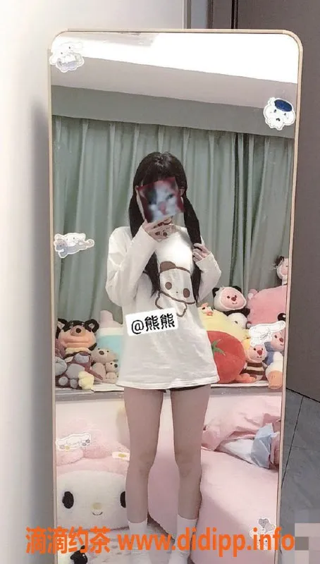 深圳楼凤-深圳龙华嫩妹，999元人工白虎服务