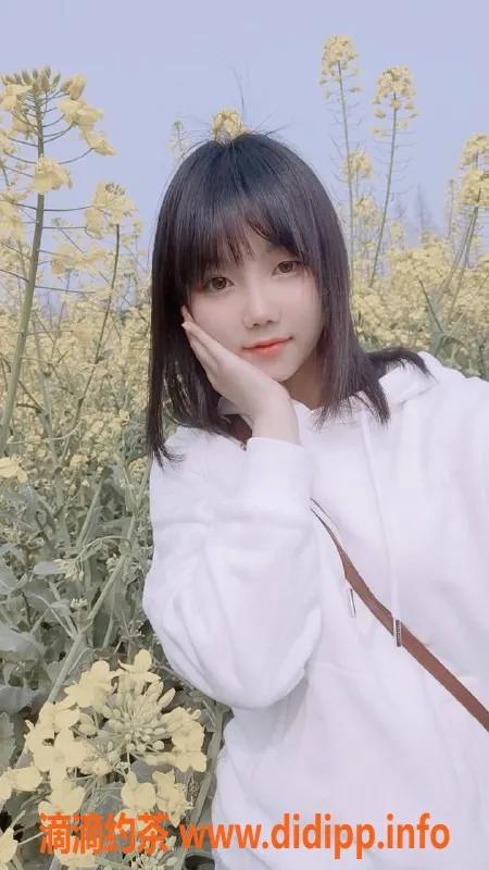 成都楼凤资源信息,青羊区21岁嫩妹开心，600元体验情绪价值高