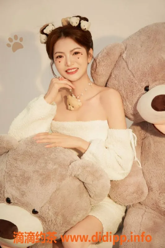 成都楼凤-高新金融城初恋，168cm、93斤，亲吻69服务！