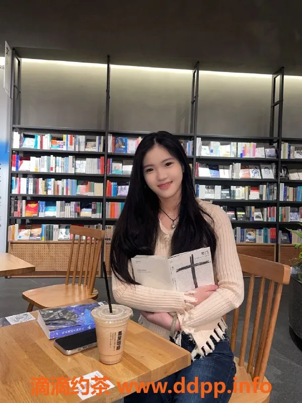 深圳楼凤资源信息,福田温亦瑶，19岁嫩妹，胸B，998价格