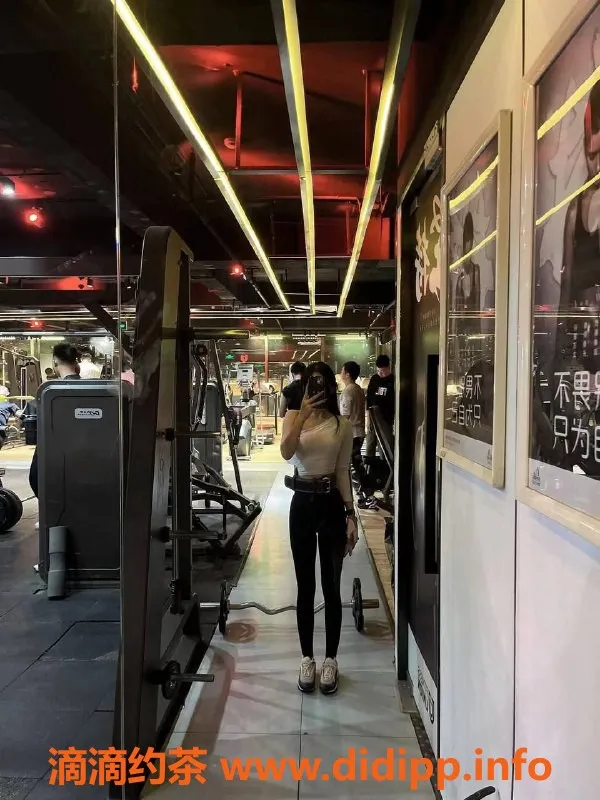 上海楼凤资源信息,闵行22岁御姐星柔，900元开启美好体验