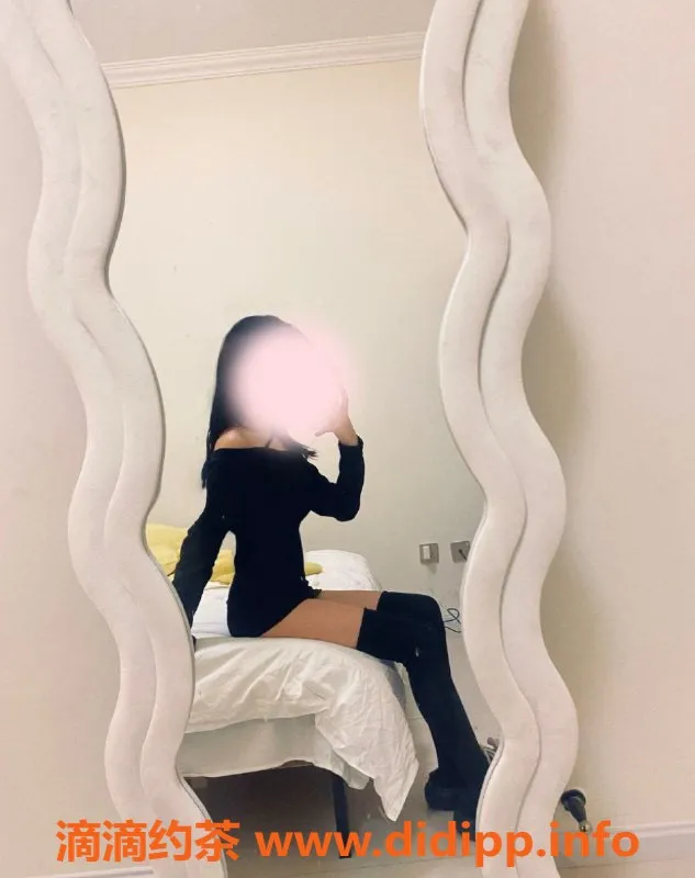 成都楼凤-成都嫩妹小米粥，156cm巨乳派对，600元起