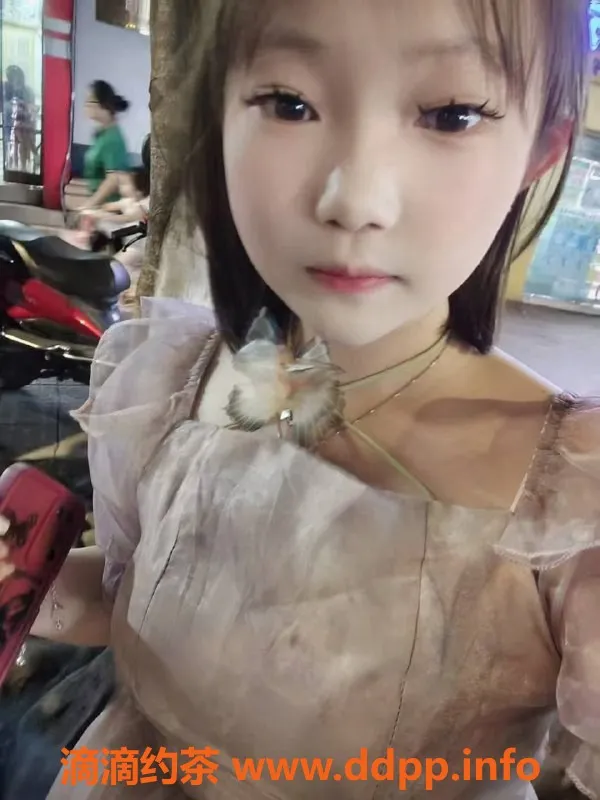 成都楼凤-高新区奶茶妹，费率6p，嫩妹车体验等你来！