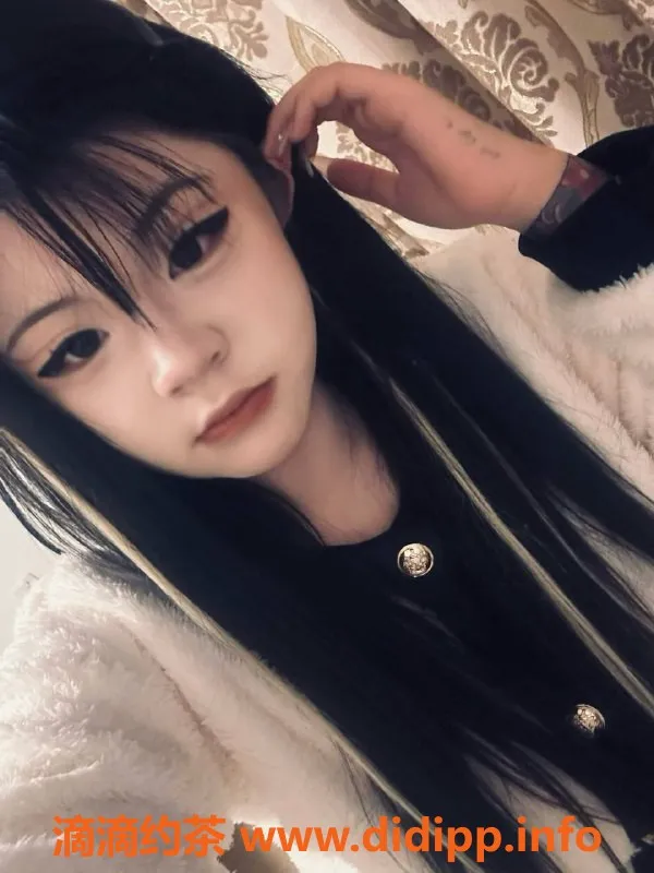 上海楼凤-闵行衫衫，160cm B罩杯，498元起服务