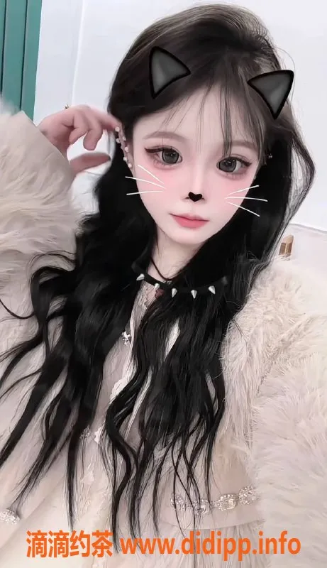 上海楼凤-闵行小鹿，162cm身材比例，800元起服务