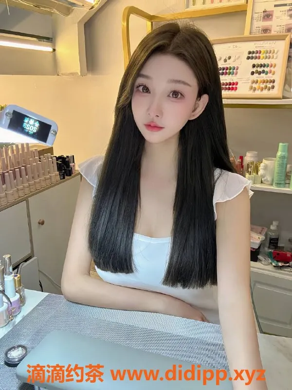 厦门楼凤-思明区程程，162cm 44kg，600元共浴68式等多项服务