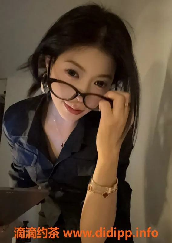 北京楼凤-朝阳潮妹，青春窈窕，主动热情，享受六九服务