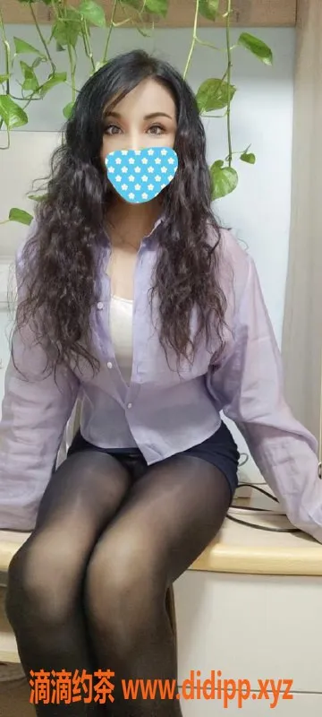 北京抓龙筋资源信息,朝阳西坝河混血熟女安摩女郎，身材苗条，深六九服务