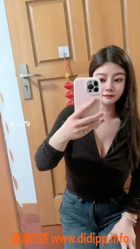 南京楼凤-秦淮菲儿，700元等你来体验！