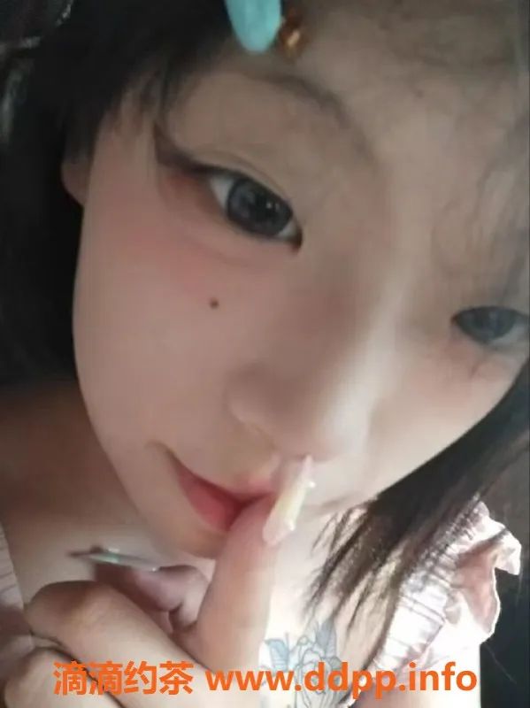 成都楼凤-成都欣小狐，160身高，100体重，18岁嫩妹陪洗服务