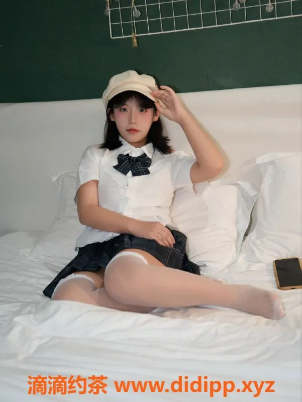 成都楼凤资源信息,成都欣小狐，160身高，100体重，18岁嫩妹陪洗服务