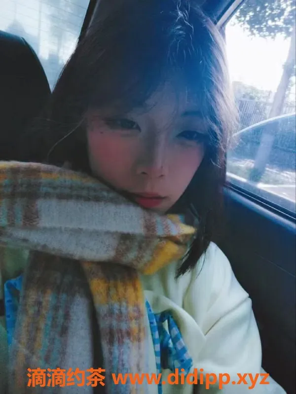 成都楼凤-成都欣小狐，160身高，100体重，18岁嫩妹陪洗服务