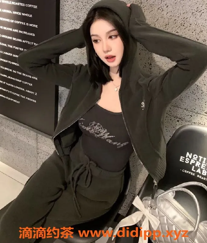 上海楼凤-浦东陆家嘴奶西，170cm长腿美女，1800元起