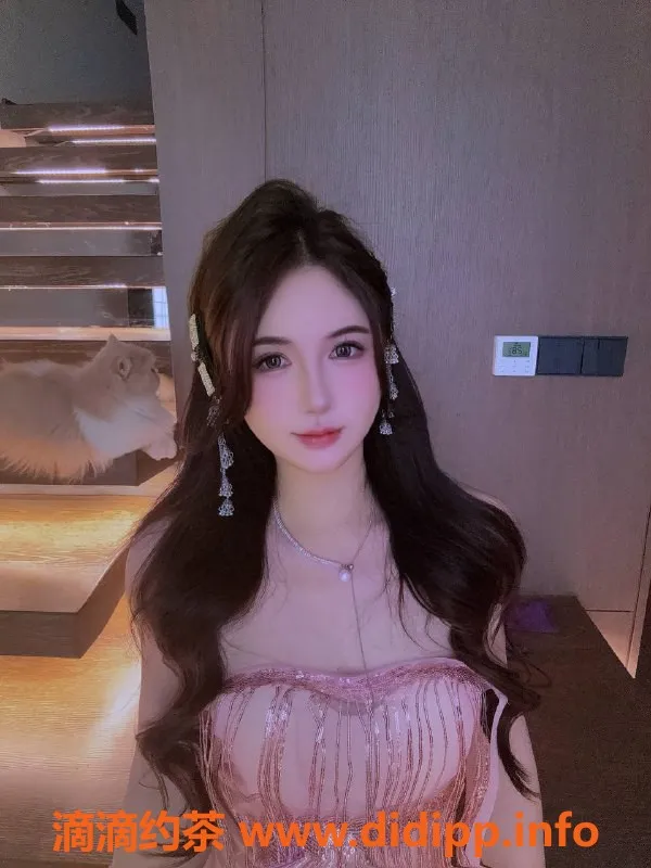 杭州楼凤-滨江区骆宁，168cm白肤美女，900元起！