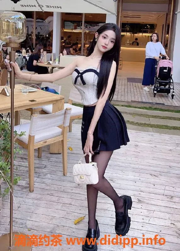 上海楼凤-普陀美琳，身高167，C+胸，畅享鸳鸯浴