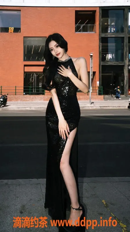 广州楼凤-天河御姐张诗曼，2500pp超长腿服务