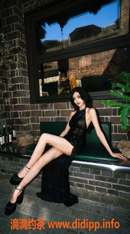 广州楼凤-天河御姐张诗曼，2500pp超长腿服务