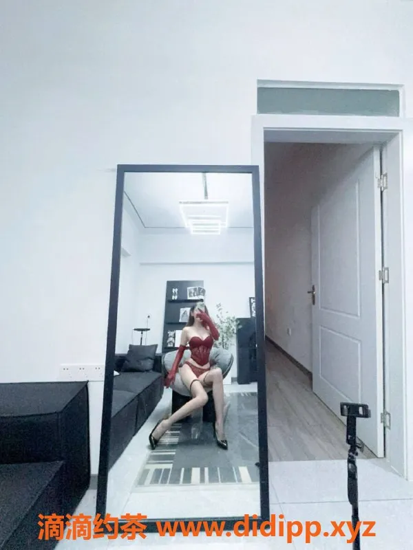 深圳楼凤资源信息,福田区罗兰御姐，900元制服服务体验超赞！