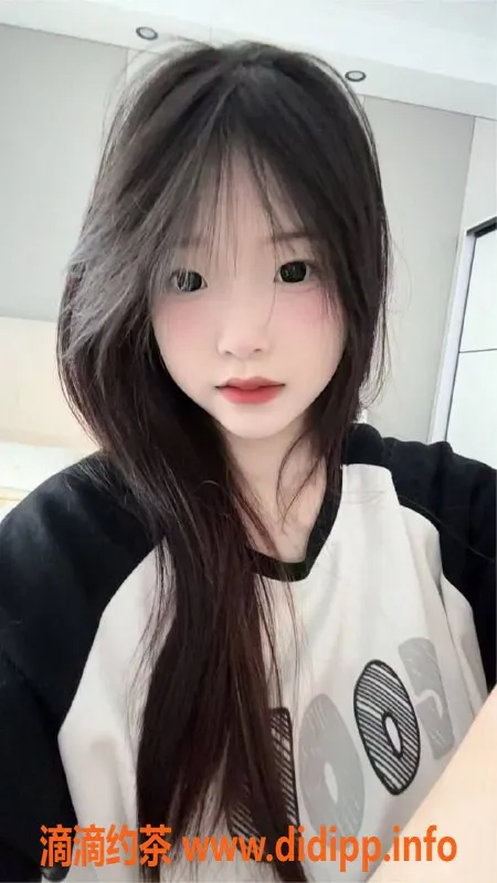 成都楼凤资源信息,17岁处女，162身高，夜两次，价格1.8w