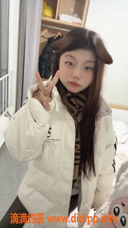 成都楼凤资源信息,新都嫩妹倪倪，160cm匀称身材，400元陪洗服务