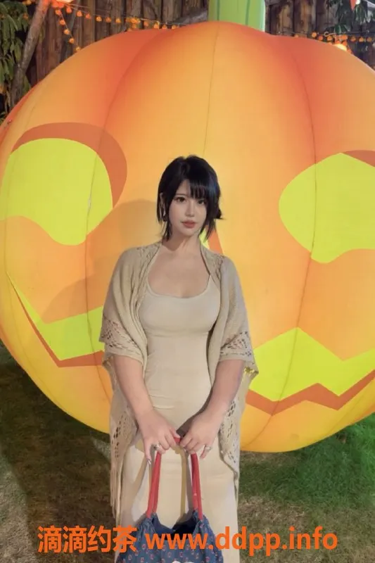 深圳楼凤-光明嫩妹釉染，20岁162D，服务优质