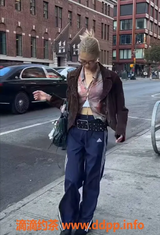 上海楼凤-黄浦脆脆鲨：长腿女友感，15p起