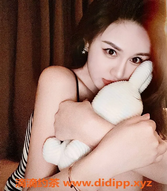 北京楼凤-三里屯嫩妹猪丽叶，内衣批发30元起