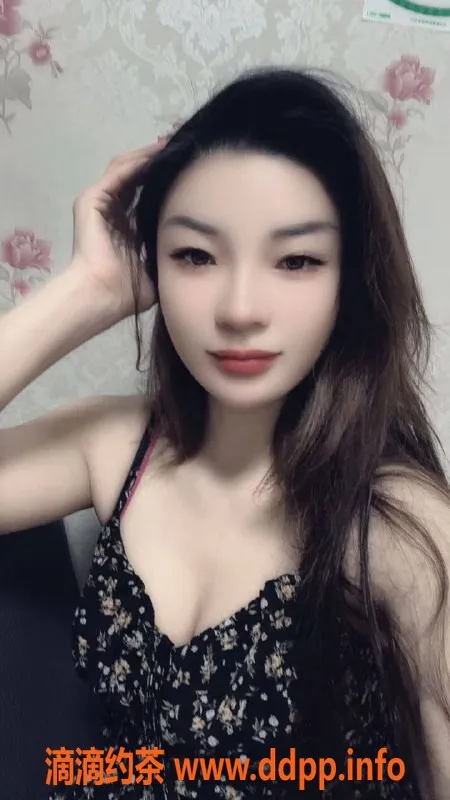 广州楼凤-黄埔御姐嘉怡，长腿诱惑等你来探！