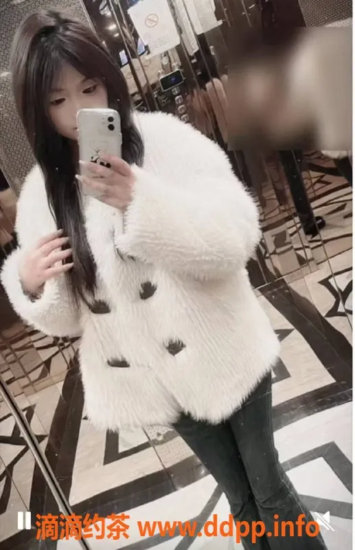 成都楼凤-成都小蔡，95斤娇嫩妹，包夜2400元