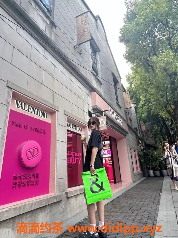 深圳楼凤资源信息,南山小羊：20岁高挑嫩妹，1100P起！