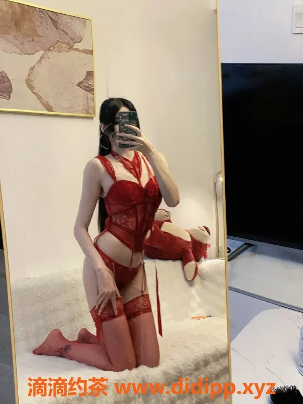 广州楼凤-天河薇薇，1000p嫩妹长腿服务