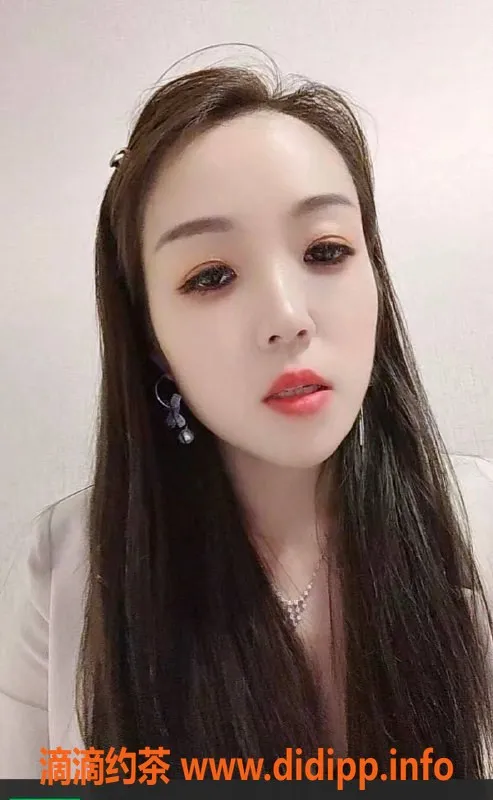 东莞楼凤-东城辣妹，四川26岁，165cm，98斤，胸36D