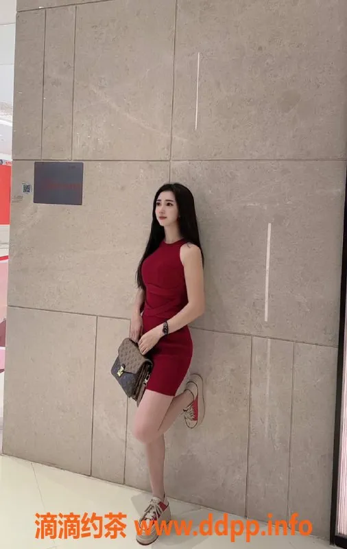 东莞楼凤-南城金秘书，27岁165cm，48kg，纯天然36D